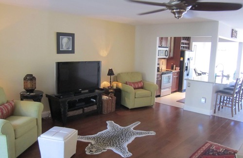 Lewes House | 210 Lakeside - Lovely townhome in The Plantations East community!