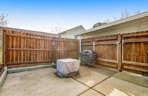 Elm Hill Acres House | 2108 Crystal Drive