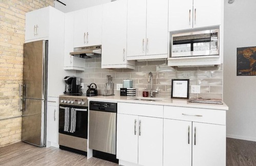 Exchange District Condo | (211) Market Ave Exchange District +Entire 2BR 1BATH+ Fast Wifi (139)