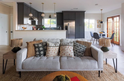 Downtown Los Angeles House | 2113 Montana by AvantStay | Heart of Echo Park | Balcony w/Outdoor Seating
