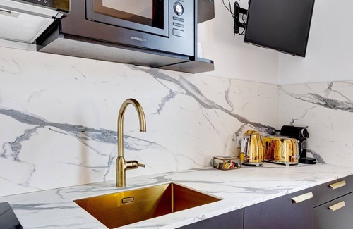 Les Iles Apartment | 212 Suite Louboutin - Superb Apartment in Paris