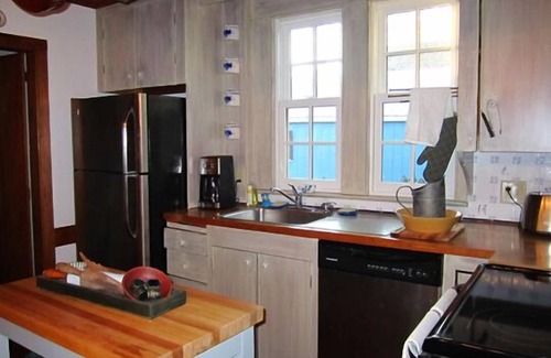 Historic District House | 214 Mulberry - Great location in downtown historic Lewes!