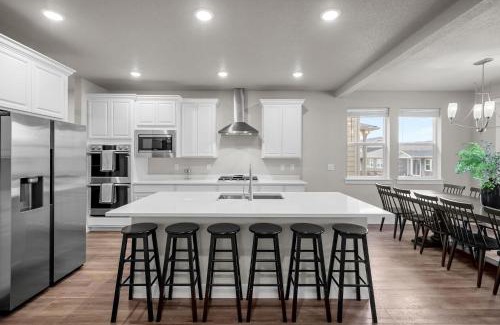Monument House | 2145 Coyote Mint Dr