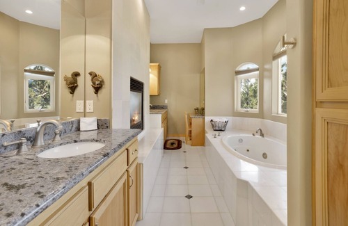 Castle Glen Estates Cabin | 2178-sunset Ridge Villa 5 Bedroom Home by RedAwning