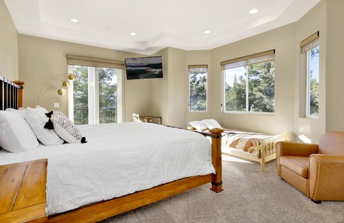 Castle Glen Estates Cabin | 2178-sunset Ridge Villa 5 Bedroom Home by RedAwning