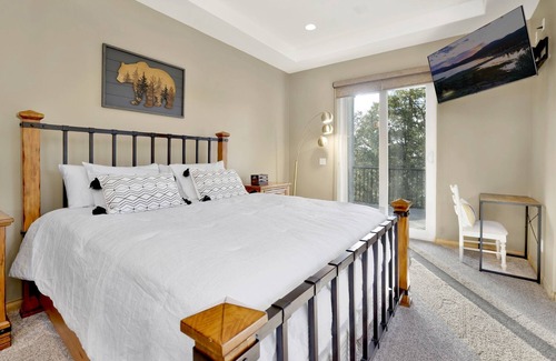 Castle Glen Estates Cabin | 2178-sunset Ridge Villa 5 Bedroom Home by RedAwning