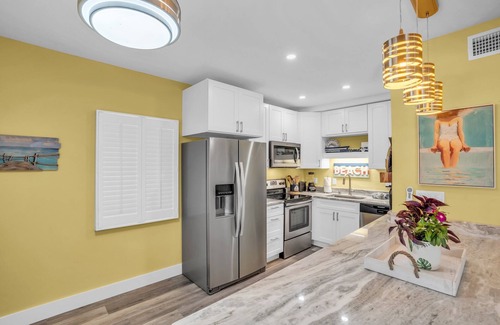 Fort Myers Beach House | 218 Canal-Front 2BR: Pool, Spa & Boat Dock Near Beach