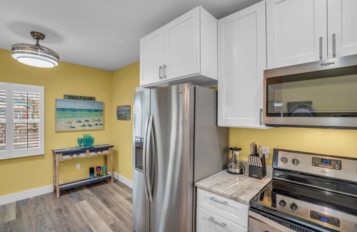 Fort Myers Beach House | 218 Canal-Front 2BR: Pool, Spa & Boat Dock Near Beach