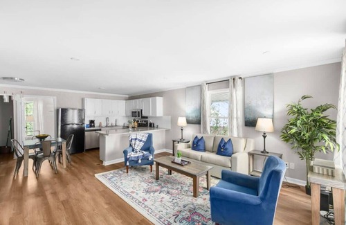Birmingham House | 21st Street Evergreen Charm