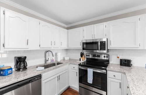 Birmingham House | 21st Street Evergreen Charm