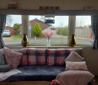 Dogdyke Resort | 22 The green Luxury hot tub 3 bedroom caravan tattershall lakes lincoln