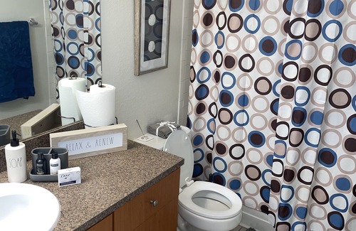 Margate Condo | ❄'22 Tuesdays!❄ $122 EVERY TUESDAY in 2022🎁 1Bdr Condo W/Sun area g Bathroom