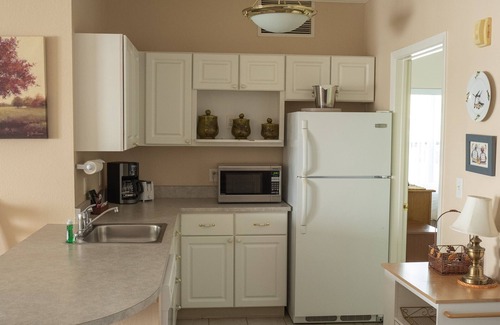 Delavan Lake Condo | 223 - Premium Lakefront Two Bedroom Condo Suite