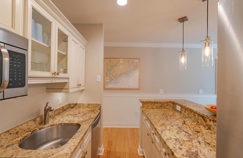 West Beach Village Condo | 2276 Shipwatch: 2BR Condo, Valuable Bike Credit, Steps from Beach