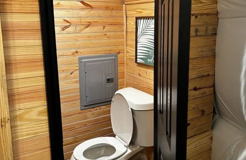 Rogersville House | 228) Glamping with heat!