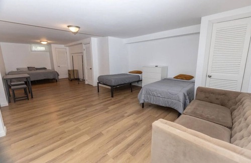 New Haven House | 229) Perfect for larger groups!