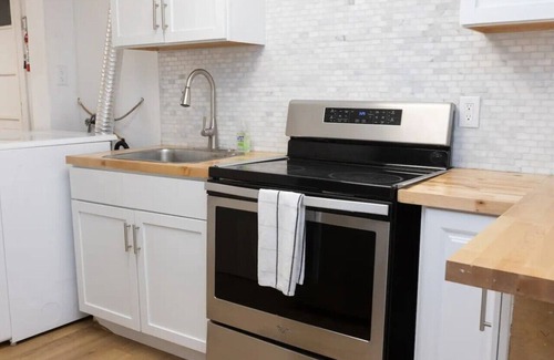New Haven House | 229) Perfect for larger groups!