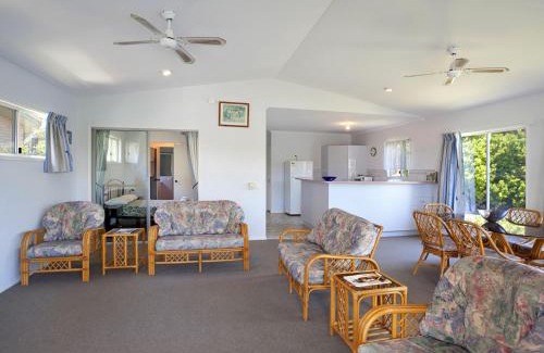 Tewantin House | 23 Hilton