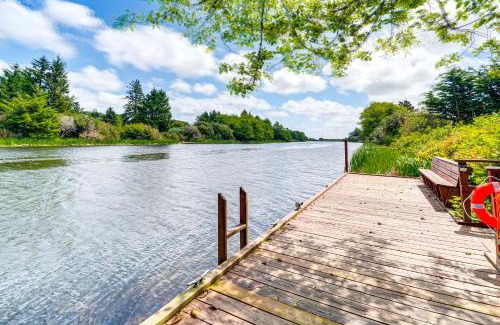 Ocean Shores Apartment | 23-Mile Canal On-Site Condo in Ocean Shores!
