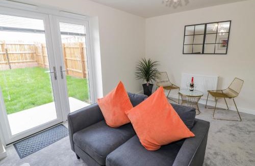 Exhall House | 23 Moat House Close