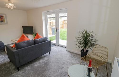 Exhall House | 23 Moat House Close