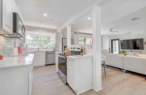Delray Beach House | 230 Luxury 4BR Delray Villa: Heated Pool, Hot Tub, Ping-Pong & Screen Porch, FUN