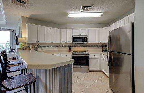 North Forest Beach Condo | 2303 Seacrest - 2 Oceanfront Pools, Beach Bar, & Steps to the Beach!