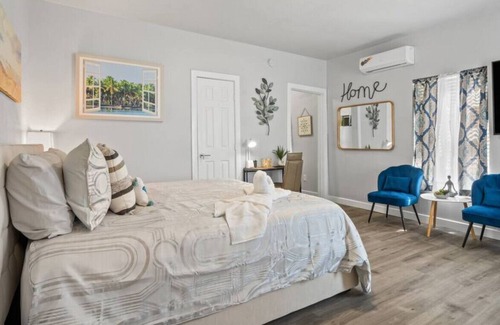 Cedar Crest Apartment | 2308 Britton Unit 2 · Adorable Cute 1BR Dallas Stay