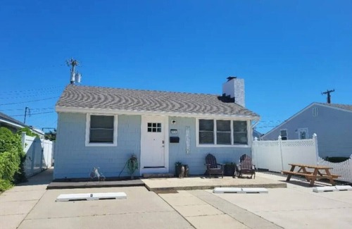 Brigantine House | 231 33rd St Unit A 2BR Beach Home Hideaway Parking