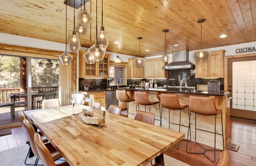 Eagle Mountain Estates Cabin | 2352-gold Rush Lodge 5 Bedroom Cabin by RedAwning