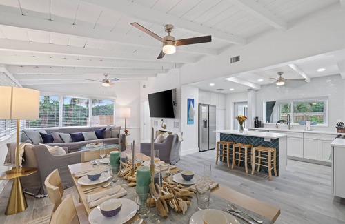 Delray Beach House | 237 Delray Luxe: 4BR Villa w/Heated Pool + Beautiful Outdoor Living Space