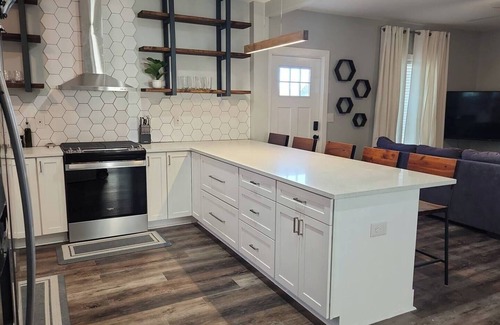 Greenville Apartment | 24 D Gorgeous Master Bedroom Close to DT GVL