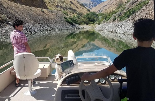 Huntington Boat Rental | 24 foot pontoon boat/located on Snake River Brownlee reseviour