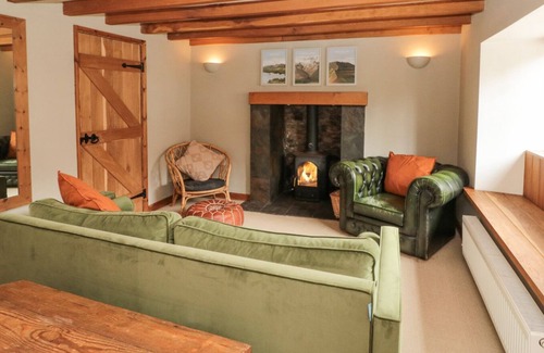 Scarborough House | 24 HALL GARTH LANE, family friendly, with open fire in West Ayton