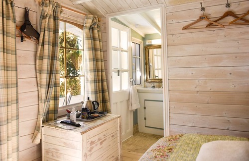 Cowes Bed & Breakfast | 24 Ward Avenue