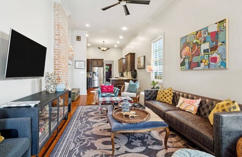 Faubourg Marigny Apartment | 2470 Royal St New Orleans LA