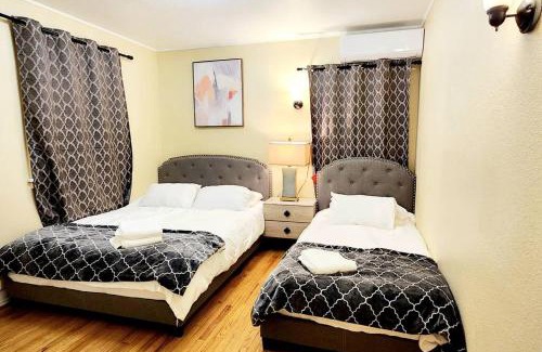 Pasadena Apartment | 25,Detached charming house Close to old town Pasadena King-bed! 625