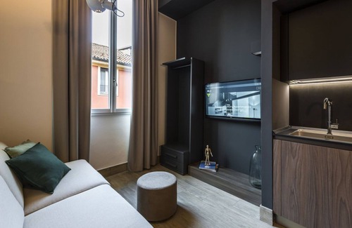 Historic Center Apartment | 25 · Eco Chic Apartment HEPA-UV Germicidal AirPurifer