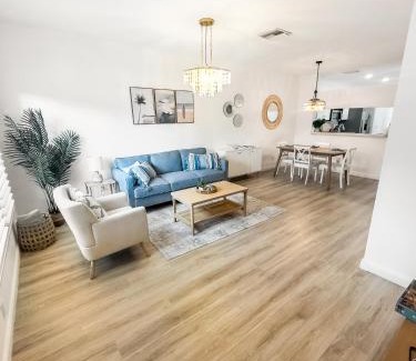 Sabal Harbour House | 25 Min to Ana Maria Island, Heated Pool, 3 min to Shooping Center, New furniture