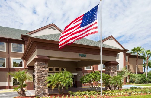 Airport North Condo | 25 Minutes to Disney World + Universal Orlando | Fully-Equipped Suite Close to Airport