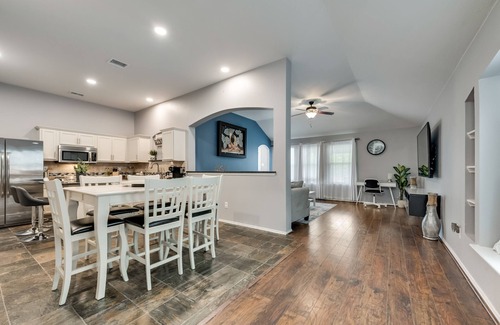 South Arlington House | 25% OFF 3BD Home Garage HWY 360 Grand Prairie GP020n