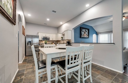 South Arlington House | 25% OFF 3BD Home Garage HWY 360 Grand Prairie GP020n