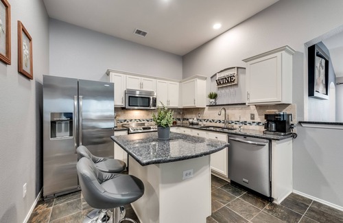 South Arlington House | 25% OFF 3BD Home Garage HWY 360 Grand Prairie GP020n