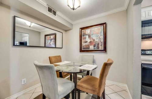 Irving Apartment | 25% OFF I12 -DFW Grd Flr Modern Furn. Condo 2BD1BA