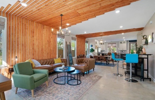 Joffre Apartment | 25% Off New Lux Home + Mini Pool & Game Room