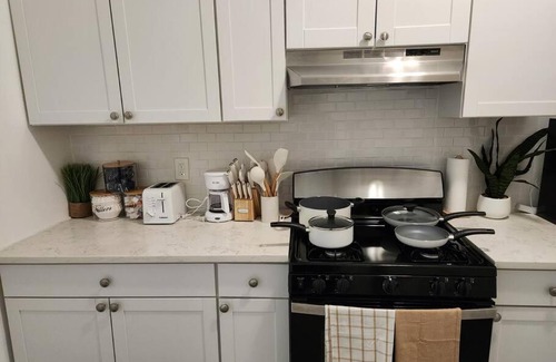 Hoboken Apartment | 25 Percent OFF Spring Special Book Cozy King Bed Now!
