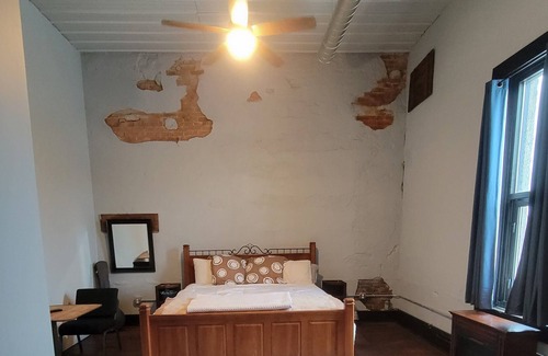 North Salem Apartment | 2500 SQ FT Flat, Small Town, Great Food & Shopping. Upstairs, no elevator. 1891