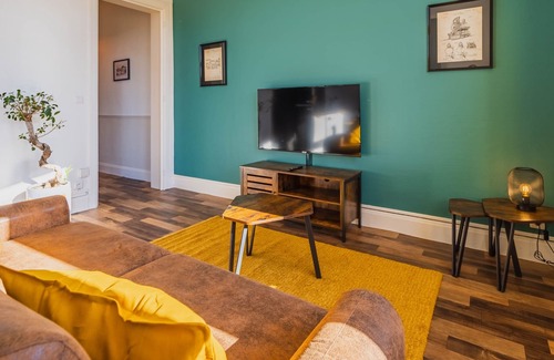 Tourcoing Apartment | 250m from train station, 20 minutes from Lille