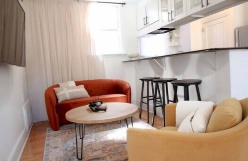 Rittenhouse Row Apartment | 253 S 20th St