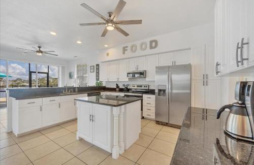 Port Charlotte House | 2674 Lake View